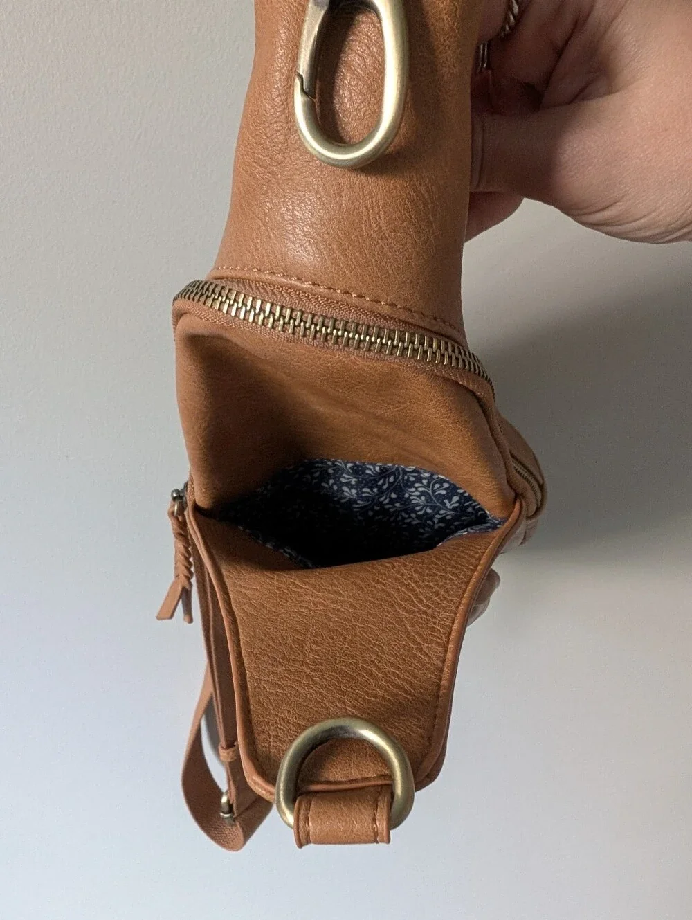 Women's Tan Leather Crossbody Sling Bag - Picture 6 of 7
